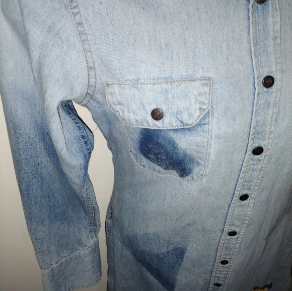 CALVIN KLEIN Distressed DENIM SHIRT DRESS; Pockets & Rainbow patch! Super cute! - Picture 4 of 15